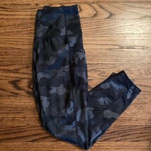 Yogalicious spandex camo leggings